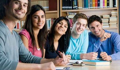 Almanca derslerinde dil öğrenimi için hediye çekleri
