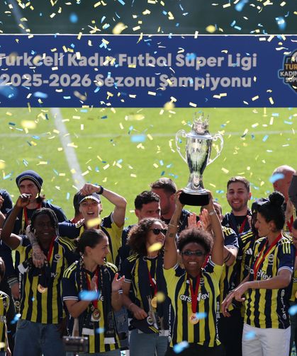 Fenerbahçe arsaVev Kadın Futbol Takımı Şampiyon Oldu