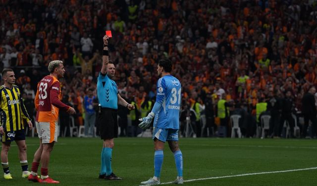 Derbide Kırılma Anı: Kırmızı Kart, Kaçan Penaltı ve 3 Gollü Galatasaray Zaferi